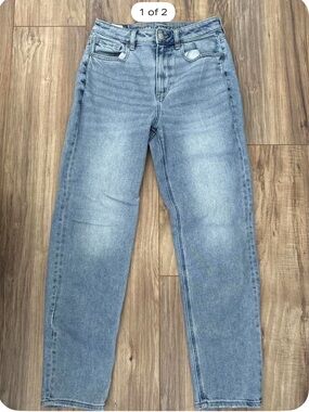 American Eagle High Rise Mom Jeans